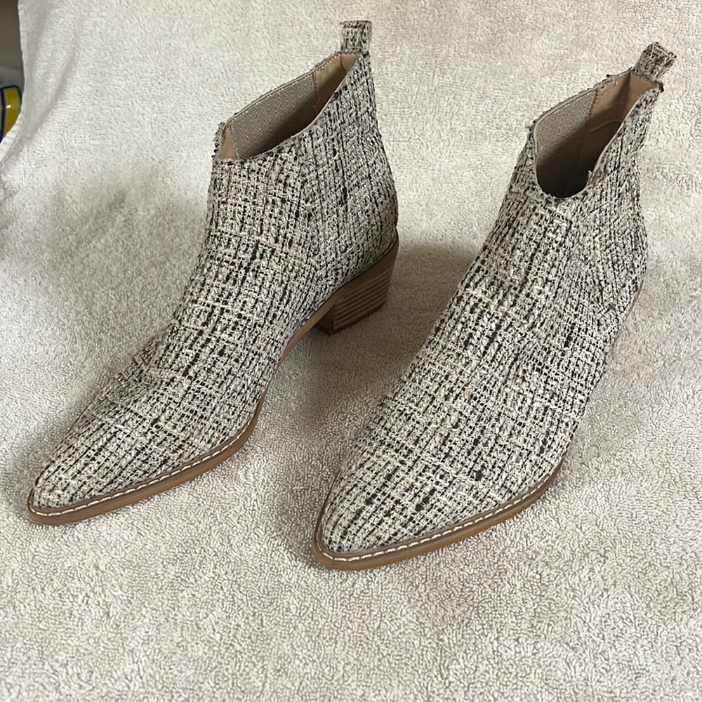Mi.Mi Tweed Fabric Print ankle booties women’s size 10